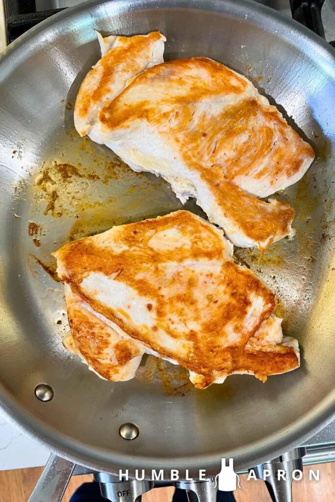 Chicken Apple Flatbread chicken in a pan